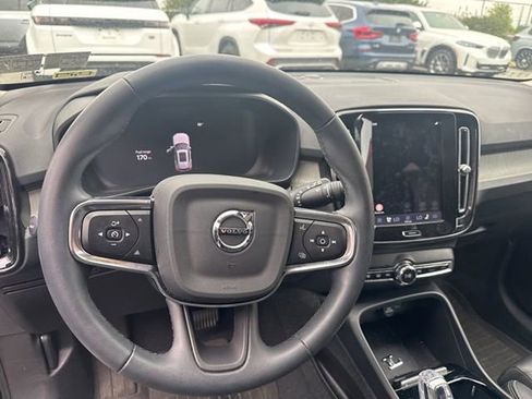 Used 2024 Volvo XC40 B5 Plus w/ Climate Package AWD/4WD image 18