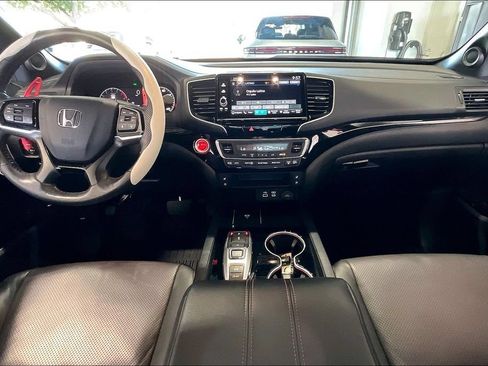 Used 2025 Honda Ridgeline Black Edition image 6