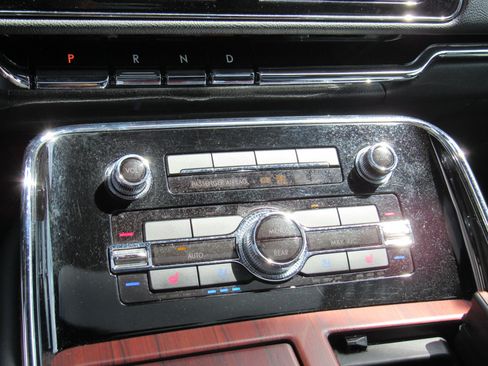 Used 2023 Lincoln Navigator Reserve image 19