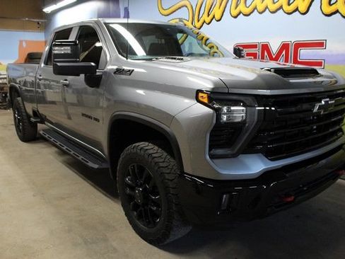 Used 2025 Chevrolet Silverado 2500 LT w/ Trail Boss Package AWD/4WD image 3