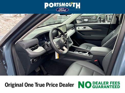 New 2026 Ford Explorer Active image 3