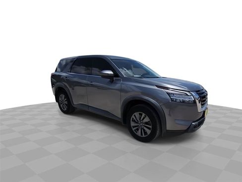 Used 2022 Nissan Pathfinder S FWD image 2