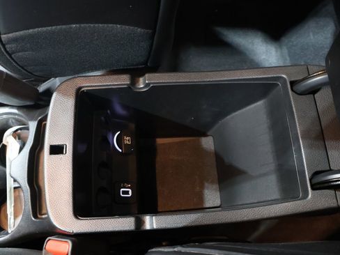 Used 2019 Jeep Cherokee Trailhawk w/ Cold Weather Group image 31