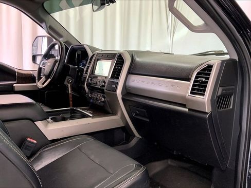 Used 2018 Ford F250 Lariat w/ Lariat Value Package AWD/4WD image 28