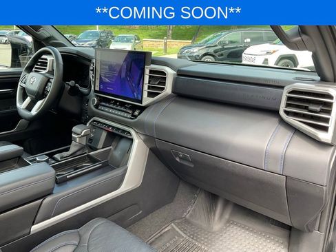 Used 2025 Toyota Tundra Platinum AWD/4WD image 18