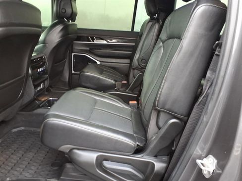 Used 2022 Jeep Wagoneer Series III w/ Premium Group I image 9