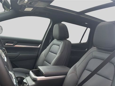 New 2026 GMC Terrain Elevation w/ Elevation Premium Package AWD/4WD image 18