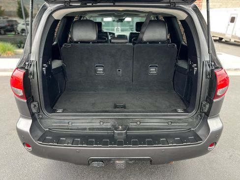 Used 2022 Toyota Sequoia TRD Sport AWD/4WD image 31