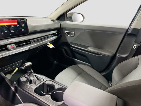New 2025 Kia K4 LX image 21
