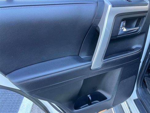 Used 2017 Toyota 4Runner Limited image 15