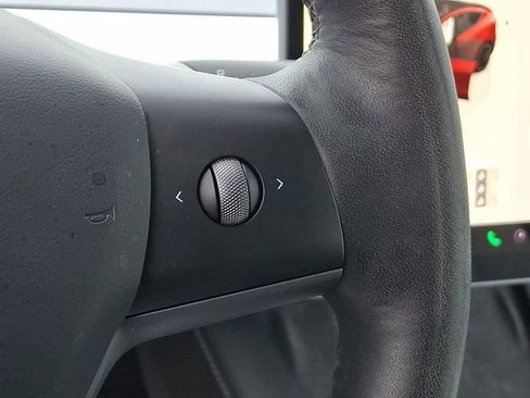 Used 2022 Tesla Model Y Performance image 27