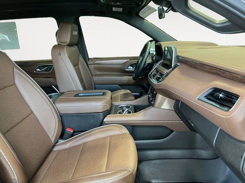 Used 2024 Chevrolet Suburban High Country w/ Premium Package image 13