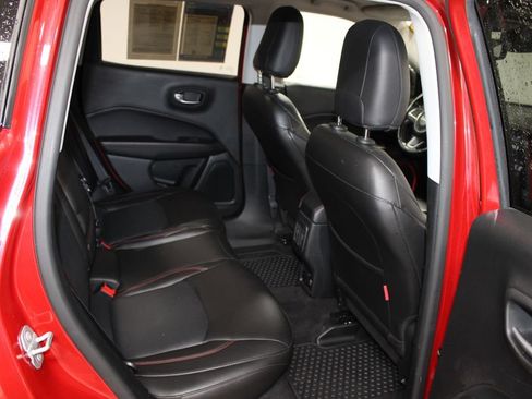 Used 2018 Jeep Compass Trailhawk w/ Leather Interior Group AWD/4WD image 31