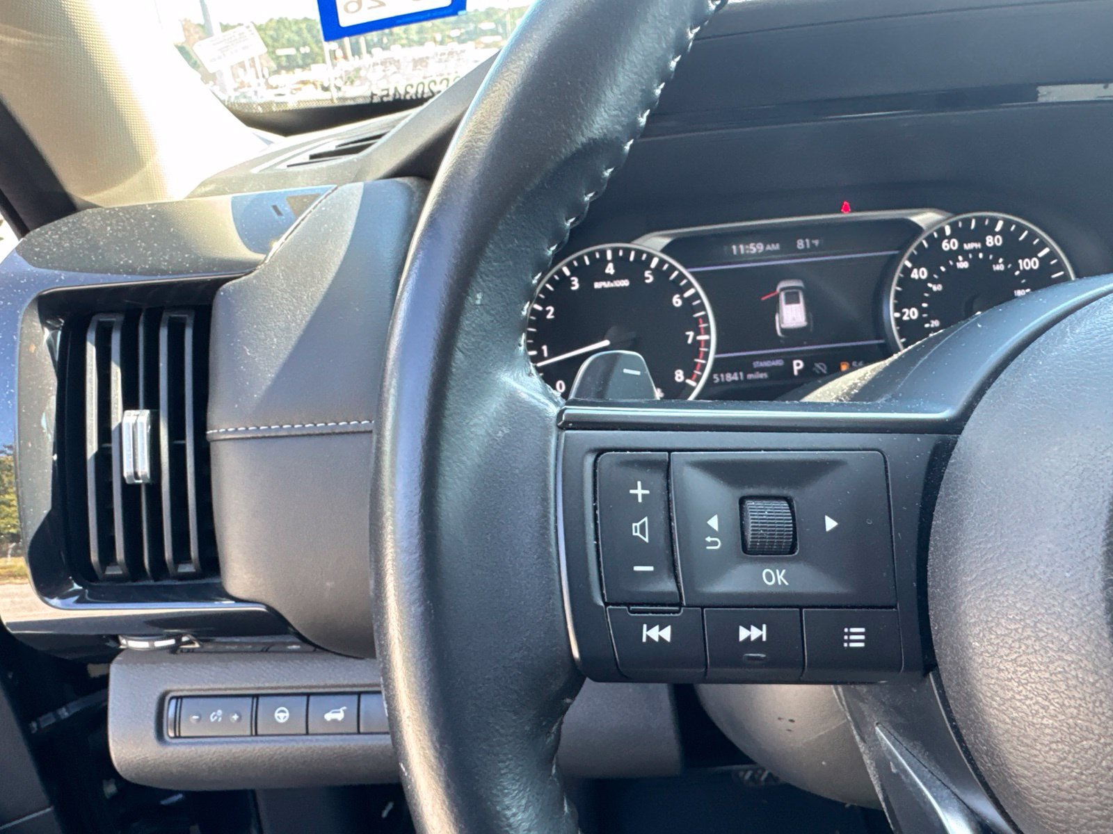 Used 2025 Nissan Pathfinder SV FWD image 15