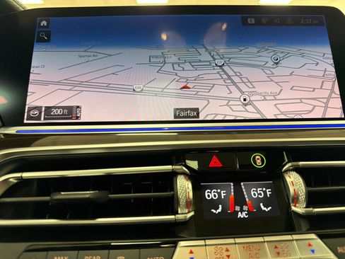 Used 2021 BMW X5 xDrive40i w/ Premium Package image 21