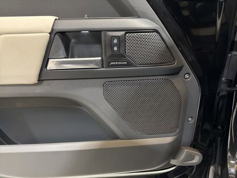 Used 2024 Land Rover Defender 110 X-Dynamic SE image 26