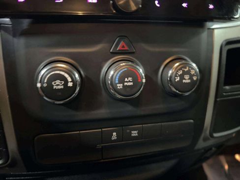 Used 2019 RAM 1500 Classic SLT image 34