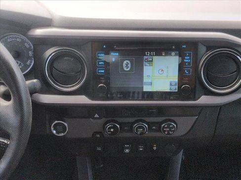 Used 2018 Toyota Tacoma TRD Sport image 15