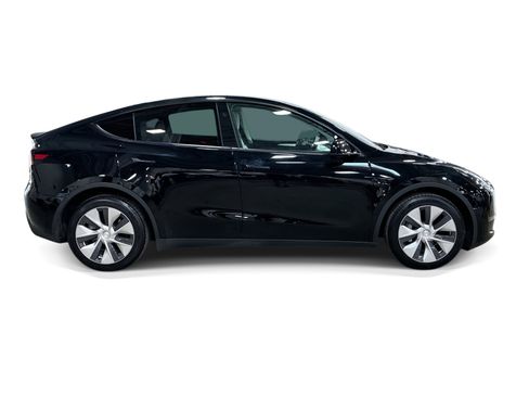 Certified 2023 Tesla Model Y Long Range AWD/4WD image 7