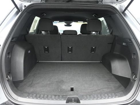 Used 2025 Chevrolet Equinox LT w/ Safety and Technology Package FWD image 11