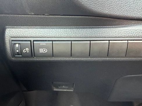 Used 2024 Toyota Corolla LE FWD image 27