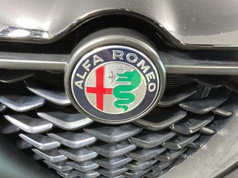 Used 2024 Alfa Romeo Tonale Veloce AWD/4WD image 9