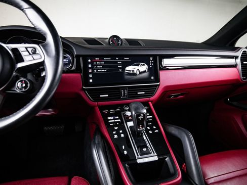 Certified 2023 Porsche Cayenne Platinum Edition AWD/4WD image 19