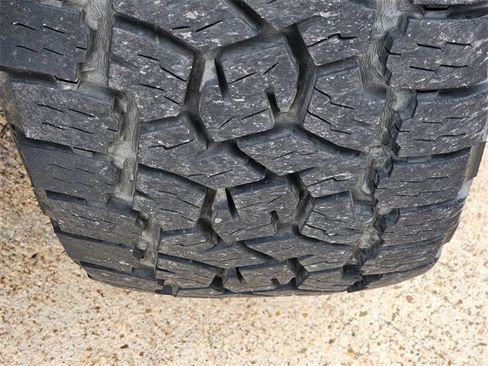 Used 2024 Chevrolet Colorado LT w/ LT Convenience Package III image 11