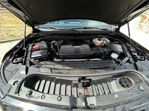 Used 2025 Chevrolet Suburban Z71 AWD/4WD image 35