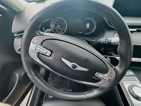 Used 2025 Genesis GV70 2.5T AWD/4WD image 17