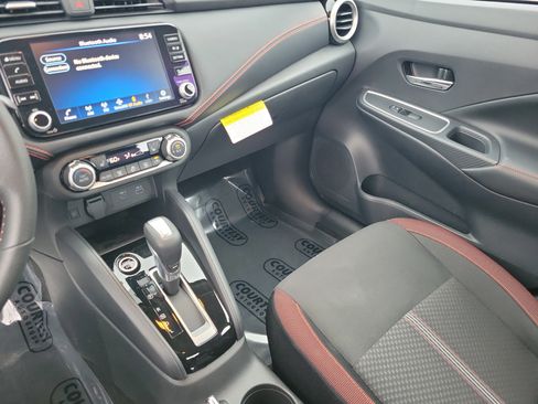 Used 2025 Nissan Versa SR w/ Trunk Package image 32