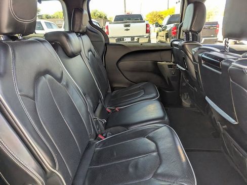 Used 2018 Chrysler Pacifica Limited w/ Advanced Safetytec Group image 33