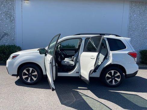 Used 2018 Subaru Forester 2.5i Premium AWD/4WD image 18