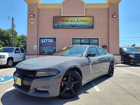 Used 2017 Dodge Charger SXT w/ Plus Group RWD image 1