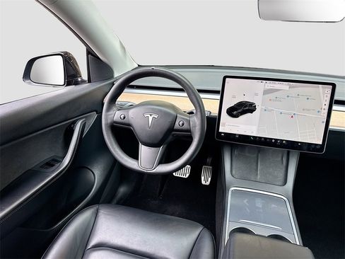 Used 2021 Tesla Model Y Long Range image 23