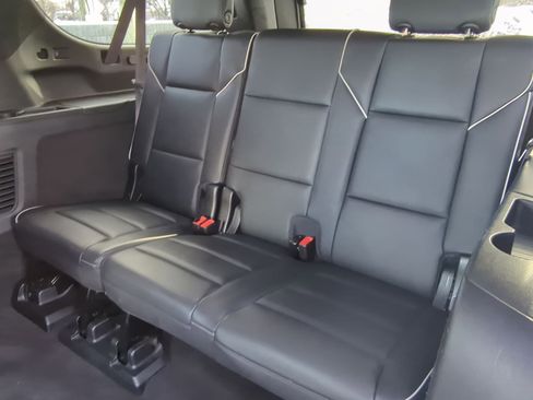 Used 2023 Cadillac Escalade ESV Premium Luxury image 28