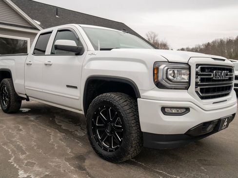 Used 2017 GMC Sierra 1500 SLE w/ SLE Value Package image 9
