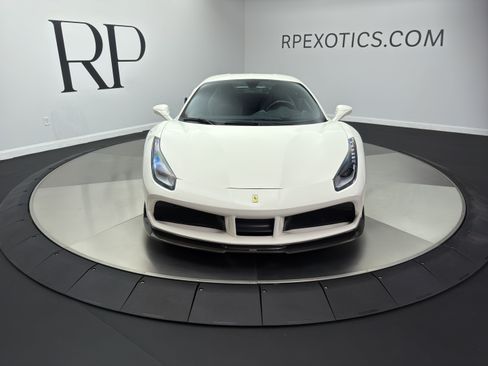 Used 2019 Ferrari 488 GTB RWD image 5