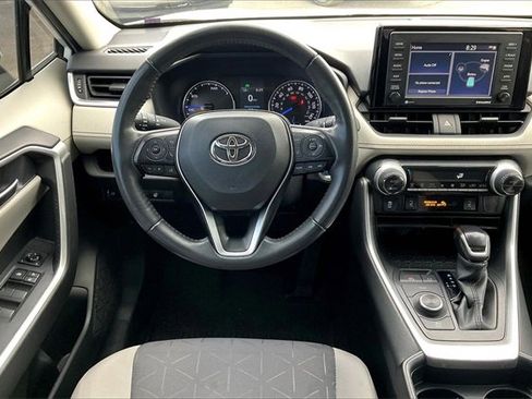 Used 2021 Toyota RAV4 AWD Hybrid image 5