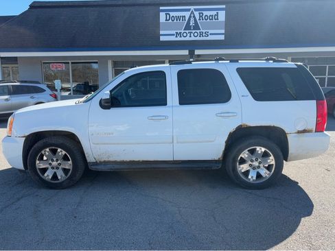 Used 2009 GMC Yukon SLT image 2
