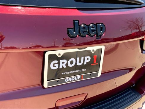 Used 2020 Jeep Grand Cherokee Altitude AWD/4WD image 30