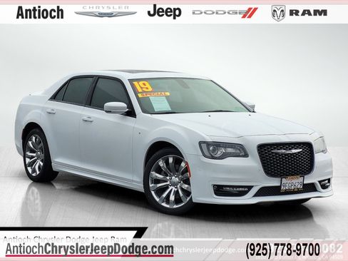 Certified 2019 Chrysler 300 S w/ 300S Premium Group 2 image 1