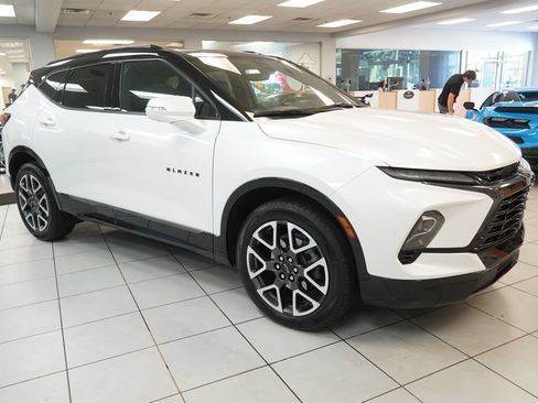 Used 2023 Chevrolet Blazer RS w/ Driver Confidence II Package FWD image 15