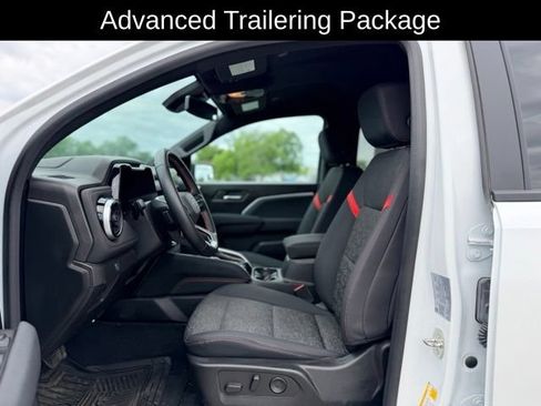 Used 2023 Chevrolet Colorado Z71 w/ Z71 Convenience Package 2 AWD/4WD image 8