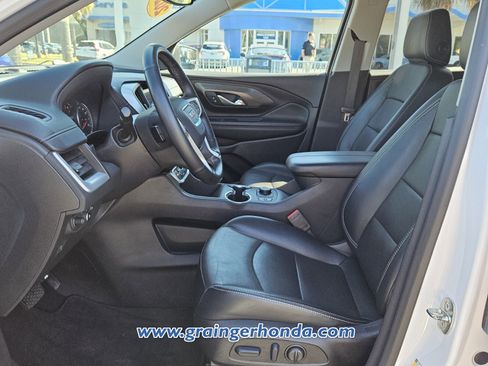 Used 2023 GMC Terrain SLT image 10