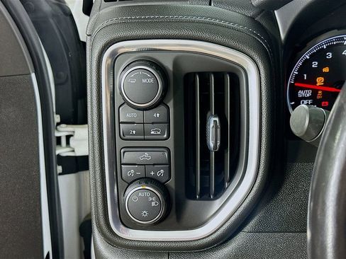 Used 2021 Chevrolet Silverado 1500 LT AWD/4WD image 21