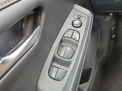 Used 2024 Nissan Sentra SV FWD image 13