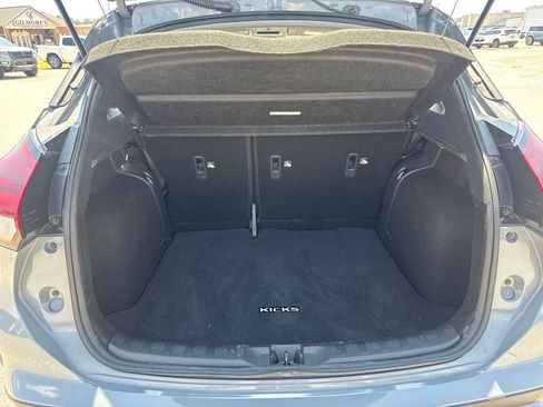 Used 2024 Nissan Kicks SR w/ SR Premium Package FWD image 6
