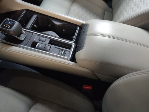 Used 2022 Nissan Pathfinder SV image 26