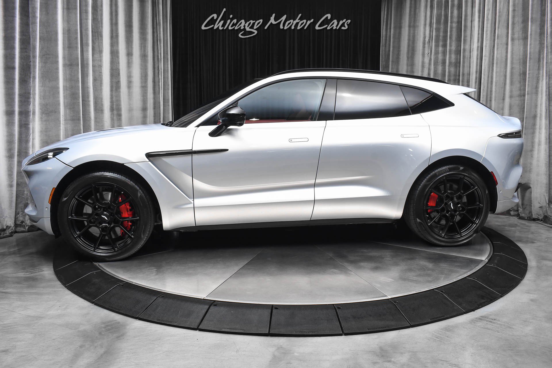 Used 2022 Aston Martin DBX AWD/4WD image 1